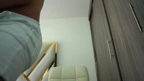 Devin Hunter online show from October 1, 2025, 3:29 pm