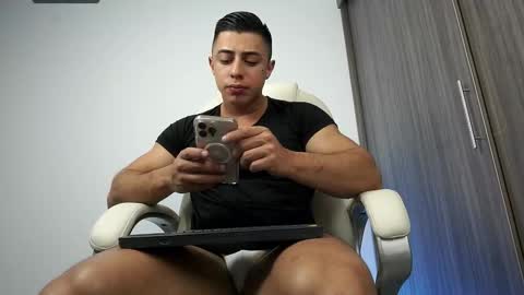 Devin Hunter online show from January 18, 2026, 11:52 pm