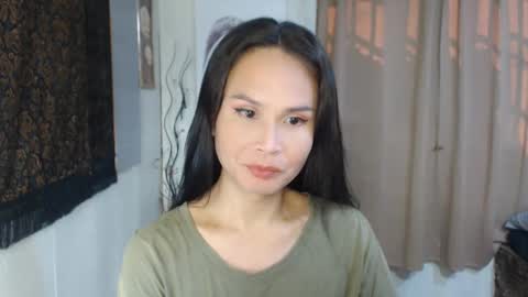 Snapshot of devine_g chatting on December 4, 2024, 12:08 am Igat online show from December 4, 2024, 12:08 am