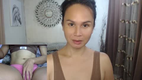 Snapshot of devine_g chatting on December 24, 2024, 2:54 am Igat online show from December 24, 2024, 2:54 am