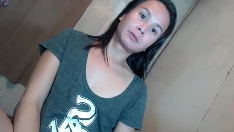 Snapshot of devine_g chatting on February 9, 2025, 11:57 pm Igat online show from February 9, 2025, 11:57 pm