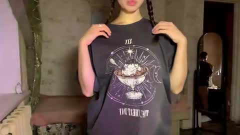 Pippi online show from November 9, 2025, 3:38 am