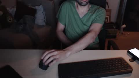 Snapshot of devswiss chatting on February 17, 2025, 6:20 am DevSwiss online show from February 17, 2025, 6:20 am