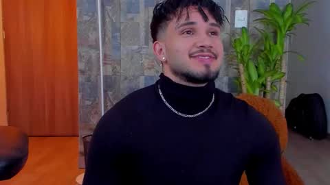 JULIAN online show from November 9, 2025, 8:18 pm