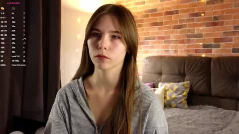 Snapshot of deyvessa chatting on October 8, 2025, 6:16 pm Kira online show from October 8, 2025, 6:16 pm