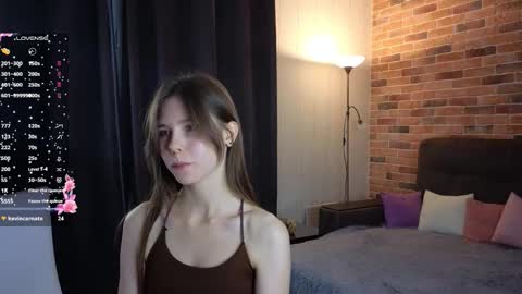 Kira online show from November 14, 2025, 5:22 pm