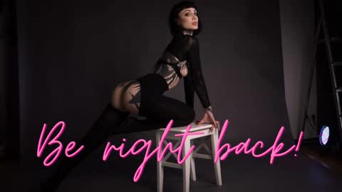 dgtlgrl online show from January 15, 2026, 3:27 pm