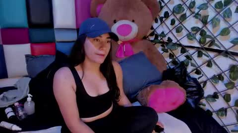 dhaniela naugthy online show from February 3, 2026, 1:48 am