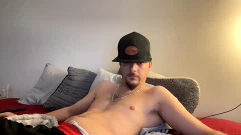 dharbison23 online show from October 31, 2025, 2:18 pm