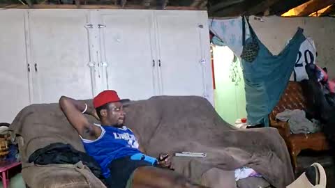 Snapshot of dhbbc454336 chatting on September 17, 2025, 7:10 am Marcus D-von Steel as the raunchy ass sniffer thrill me with your online show from September 17, 2025, 7:10 am