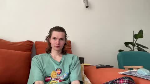 Snapshot of di_n_alex chatting on May 14, 2026, 9:05 am Di Alex online show from May 14, 2026, 9:05 am
