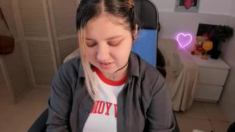 Dia online show from September 23, 2025, 5:54 am