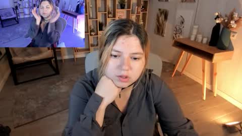 Dia online show from September 26, 2025, 8:02 pm