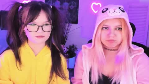 Snapshot of diaangell chatting on February 25, 2026, 8:40 pm Dia online show from February 25, 2026, 8:40 pm