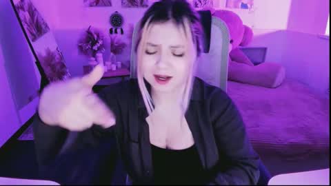 Snapshot of diaangell chatting on March 19, 2026, 10:36 pm Dia online show from March 19, 2026, 10:36 pm