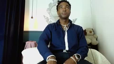 diamond__fox online show from June 18, 2026, 2:12 am
