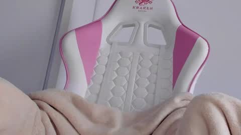 Snapshot of diamond_ava_ chatting on January 21, 2025, 7:04 am Thea online show from January 21, 2025, 7:04 am