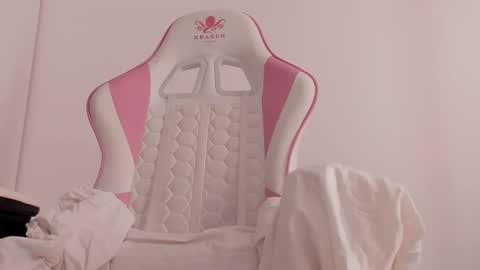 Snapshot of diamond_ava_ chatting on January 23, 2025, 10:01 am Thea online show from January 23, 2025, 10:01 am