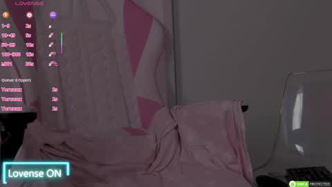 Snapshot of diamond_ava_ chatting on February 24, 2025, 9:53 am Thea online show from February 24, 2025, 9:53 am