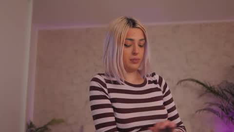 Snapshot of diamond_ava_ chatting on February 26, 2026, 5:12 pm Thea online show from February 26, 2026, 5:12 pm