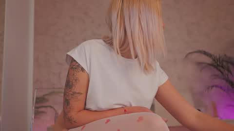 Snapshot of diamond_ava_ chatting on March 7, 2026, 4:48 pm Thea online show from March 7, 2026, 4:48 pm