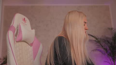 Snapshot of diamond_ava_ chatting on March 12, 2026, 4:46 pm Thea online show from March 12, 2026, 4:46 pm