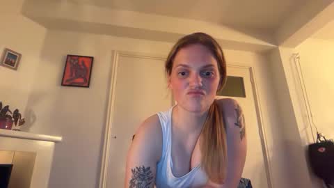 diamonddenisax online show from April 17, 2026, 7:06 pm