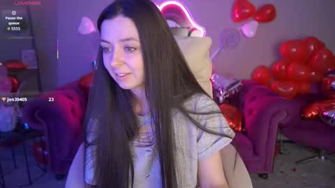 Snapshot of diamondeyeess chatting on February 19, 2026, 7:26 am Sasha online show from February 19, 2026, 7:26 am