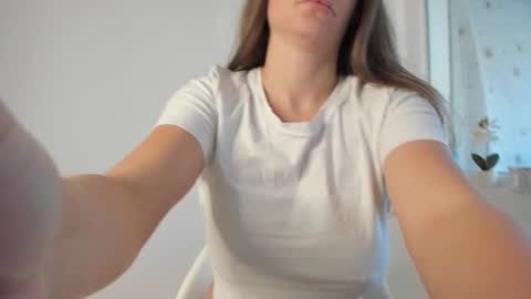 diamondkay_ online show from November 24, 2025, 8:58 am