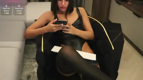 Snapshot of diamondpixie chatting on December 15, 2024, 11:42 pm Iris online show from December 15, 2024, 11:42 pm