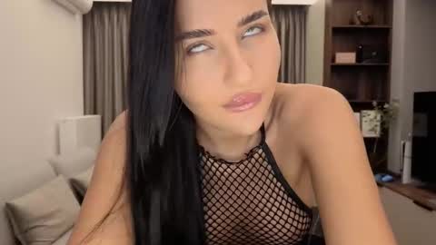 Snapshot of diamondpixie chatting on October 6, 2025, 7:44 pm Iris online show from October 6, 2025, 7:44 pm