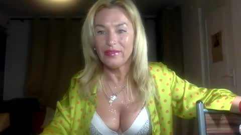 diana583578 online show from March 19, 2026, 5:06 pm