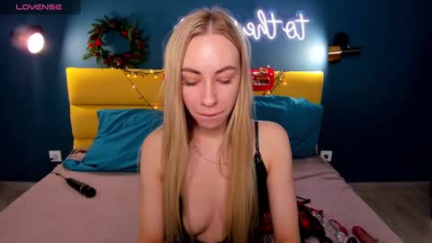 Diana  online show from December 15, 2024, 9:03 am