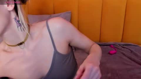 Snapshot of diana_garrett chatting on November 14, 2025, 1:37 am Diana online show from November 14, 2025, 1:37 am