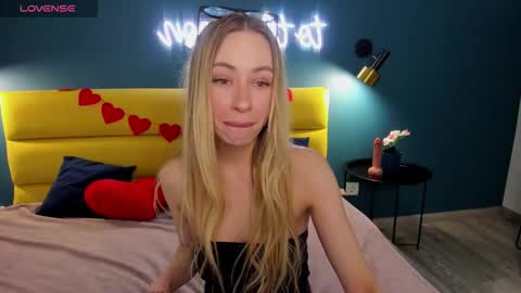 Snapshot of diana_garrett chatting on February 13, 2026, 9:27 am Diana online show from February 13, 2026, 9:27 am