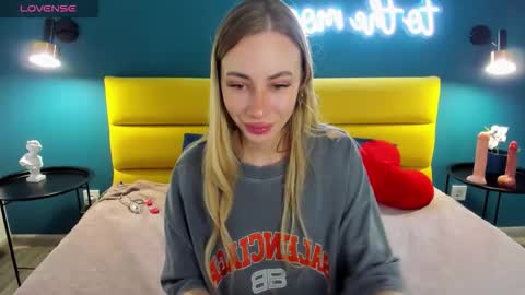 Snapshot of diana_garrett chatting on March 26, 2026, 1:44 am Diana online show from March 26, 2026, 1:44 am