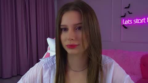 Snapshot of dianabecker chatting on November 4, 2025, 3:16 am Diana online show from November 4, 2025, 3:16 am