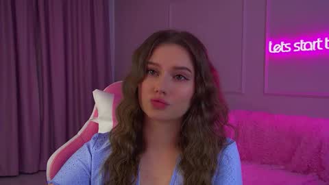 Snapshot of dianabecker chatting on November 13, 2025, 7:02 pm Diana online show from November 13, 2025, 7:02 pm