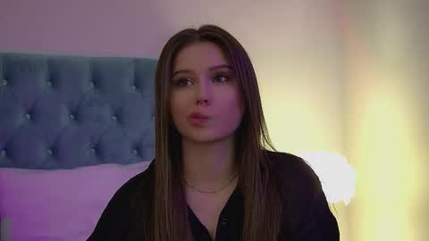 Snapshot of dianabecker chatting on November 20, 2025, 6:18 pm Diana online show from November 20, 2025, 6:18 pm