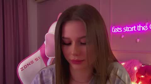 Snapshot of dianabecker chatting on November 30, 2025, 6:45 pm Diana online show from November 30, 2025, 6:45 pm