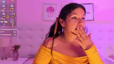 Snapshot of dianasheren chatting on June 13, 2026, 8:23 am dianasheren online show from June 13, 2026, 8:23 am