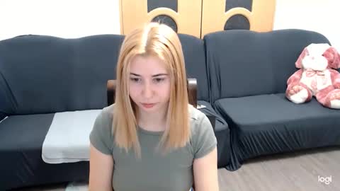 Snapshot of dianasmiey7 chatting on February 4, 2025, 9:28 am dianasmiey7 online show from February 4, 2025, 9:28 am