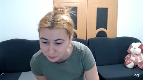 Snapshot of dianasmiey7 chatting on February 13, 2025, 9:06 pm dianasmiey7 online show from February 13, 2025, 9:06 pm