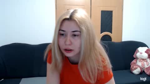 Snapshot of dianasmiey7 chatting on February 19, 2025, 5:38 pm dianasmiey7 online show from February 19, 2025, 5:38 pm