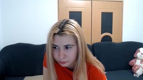 Snapshot of dianasmiey7 chatting on March 7, 2025, 6:11 pm dianasmiey7 online show from March 7, 2025, 6:11 pm