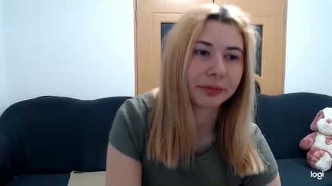 Snapshot of dianasmiey7 chatting on March 8, 2025, 8:22 am dianasmiey7 online show from March 8, 2025, 8:22 am