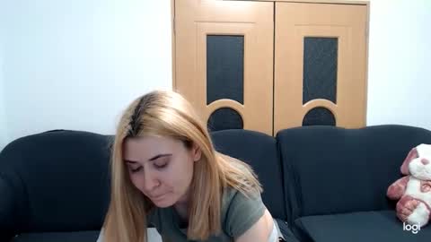 Snapshot of dianasmiey7 chatting on March 8, 2025, 6:05 pm dianasmiey7 online show from March 8, 2025, 6:05 pm
