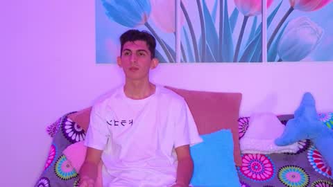 Ana  Leo online show from December 21, 2025, 2:24 pm