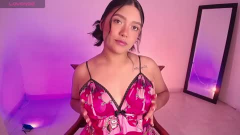 Snapshot of dianee_01 chatting on October 24, 2025, 8:05 pm Anne online show from October 24, 2025, 8:05 pm