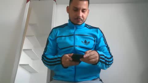 Snapshot of diangohetero21cm chatting on February 12, 2025, 10:14 am diangohetero21cm online show from February 12, 2025, 10:14 am